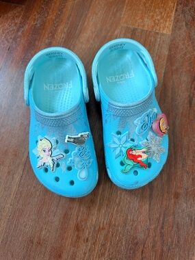 CROCS Light Blue Kids Frozen & Ariel Character Clog Sandals